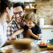 Adopter l'enfant de son conjoint